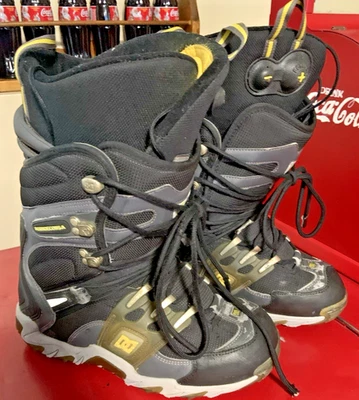 BOTAS DE SNOWBOARD DC TALLA 7 1/2 - MUY BONITAS Foto 1 de 4