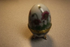 GENUINE PORCELAIN EGG TRINKET HOLDER - NEW  - Picture 1 of 7