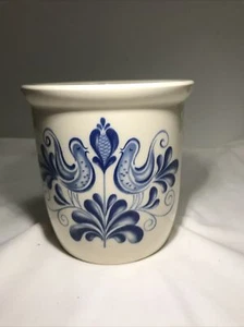 vtg blue bird Farm House glazed pottery utensil crock folk art DDR Germany 5” 1L - Picture 1 of 8