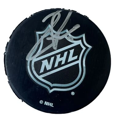 Disco con logotipo de la NHL de Colorado Avalanche autografiado firmado por Zach Parise Foto 1 de 2