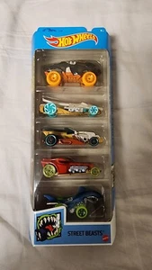 Hot Wheels STREET BEASTS 5 Pack Diecast 2021 New Factory Sealed - Picture 1 of 11