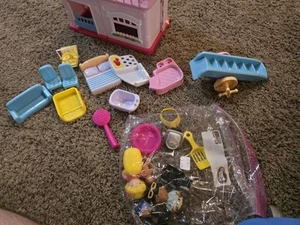 Member's Mark Kid's Preschool Playset Country Cottage Some Furniture & Figurines - Picture 1 of 4