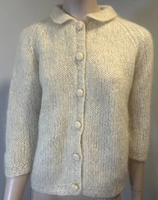 Cárdigan de lana mohair de los años 60 tejido suéter con botones picoteo y picoteo quinta avenida de colección Foto 1 de 4