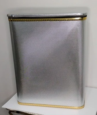 Cesta superior Redmon Glitzy plateada con bisagras verticales doradas hecha en EE. UU. Foto 1 de 4