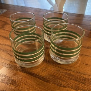Vintage grün & weiß gestreifte Saftgläser 4er Set 3 Zoll hoch - Bild 1 von 3
