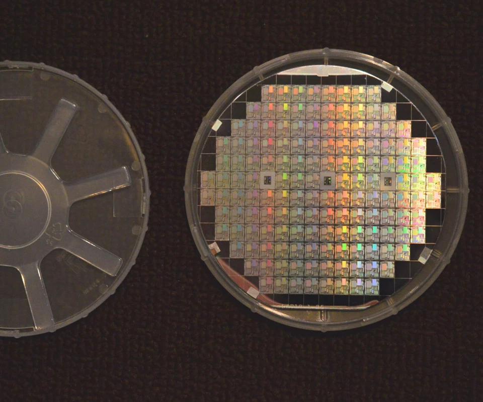Histórica oblea de silicona Rockwell 1986 de microprocesadores hecha en EE. UU. - con estuche Foto 1 de 4