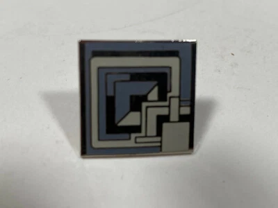 Винтажная эмалированная булавка на лацкан FRANK LLOYD WRIGHT Ennis House «КИРПИЧ» ПОСЛЕДНЯЯ - Изображение 1 из 2