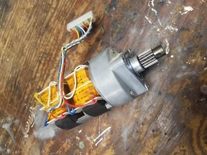 Crouzet Valence X82-276 82276 12W 3 RPM 50Hz motor sin escobillas DC 24V 48V engranaje - Imagen 1 de 3