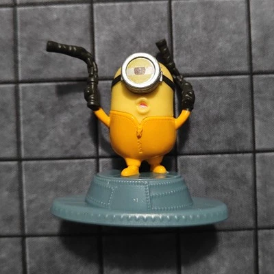 Minions The Rise of Gru - Stuart - 2 英寸微型收藏人偶玩具/蛋糕装饰 — 第 1/3 张图片