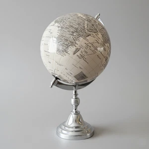 Globo de Escritorio Mundo Decorativo 10" Diámetro con Base Plateada 17.5" Alto - Imagen 1 de 5