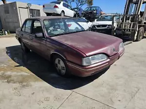 HOLDEN CAMIRA JD 11/1984-03/1987 RIGHT HEADLAMP - Picture 1 of 9