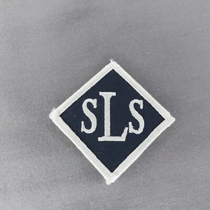 Iniziali monogrammate SLS bianco nero scuola 2 3/4" ferro su patch - Foto 1 di 2