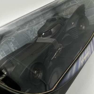 Hot Wheels Batman Batmobile scala 1/18 auto pressofusa vintage 2003 mai aperta - Immagine 1 di 4