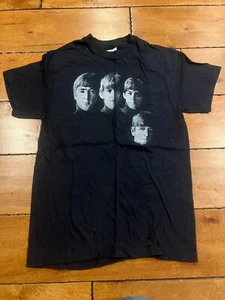 Camiseta negra The BEATLES TALLA MEDIANA 38-40 Paul John George Ringo - Imagen 1 de 4