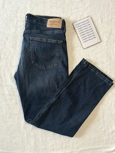 Levis Signature Mens Jeans Size 34 Relaxed Denim Cotton Blend Stretch - Picture 1 of 7