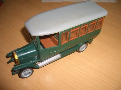 Diano Modell 1 : 40 - Magirus Deutz - Oldtimer Bus 1919, dunkelgrün - Bild 1 von 4