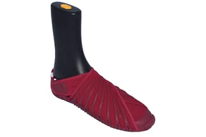 Vibram Furoshiki Icon Beet Red Size 3.5,4,5,6 Barefoot Shoe TRAINER SNEAKER - Picture 1 of 6