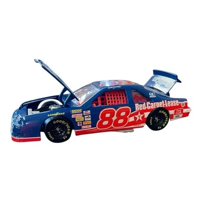 Tapete vermelho Dale Jarrett #88 Quality Care ação de locação escala 1:24 fundido - Imagem 1 de 4