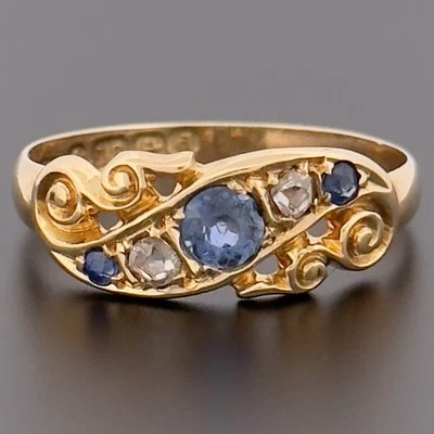 Antiguo anillo con racimo de diamantes y zafiros de oro amarillo de 18 quilates talla L 1/2 con sello Foto 1 de 4