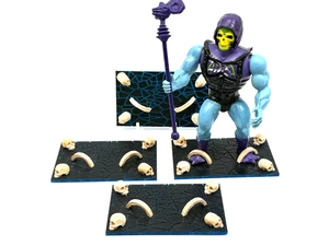 KONVOLUT 4 CUSTOM STÄNDER PASSEND FÜR MASTERS OF THE UNIVERSE VINTAGE FIGUREN. VERSAND KOSTENLOS! - Bild 1 von 4