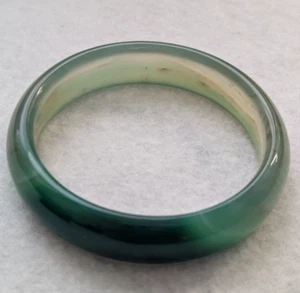 Elegant Natural Green Agate Bangle Bracelet 62mm - Picture 1 of 12
