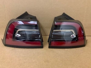 Juego de luces traseras exteriores 17-20 Tesla Modelo 3 RH LH OEM derecha izquierda EUROPEA - Imagen 1 de 8