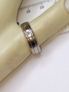 14K WHITE W/YELLOW GOLD EDGE BAND RING SIZE 9, 5.5MM, 3.9 GRAMS - Picture 1 of 5