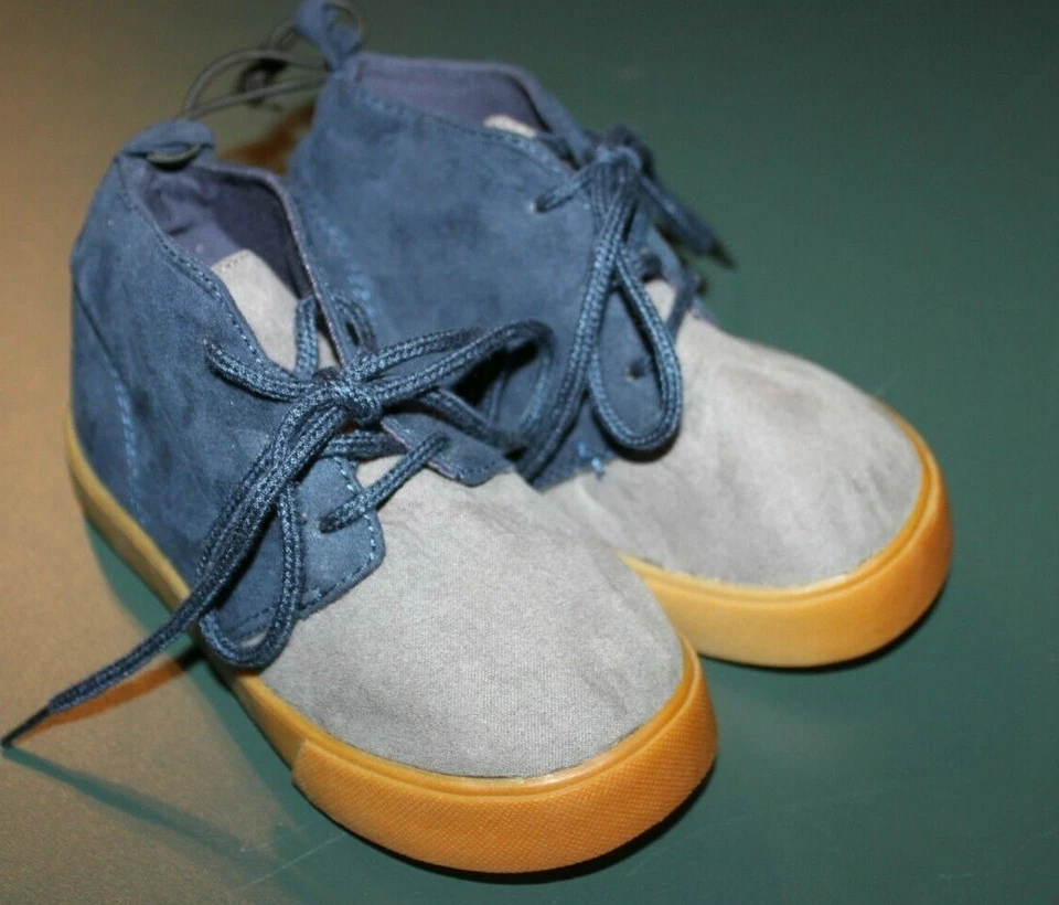 Baby Gap 全新带标签 学步儿童 男孩 7 人造麂皮绒 2 色 登山靴 - 海军蓝和灰色 — 第 1/4 张图片