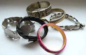 Group Of 6 Vintage Bracelets - Picture 1 of 5