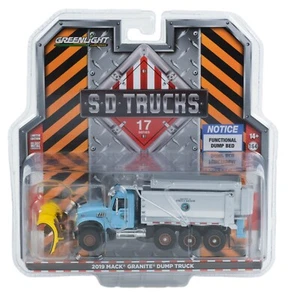 1:64 GreenLight *SD TRUCKS 17* Blue 2019 Mack Granite SNOW PLOW DUMP TRUCK NIP - Picture 1 of 1