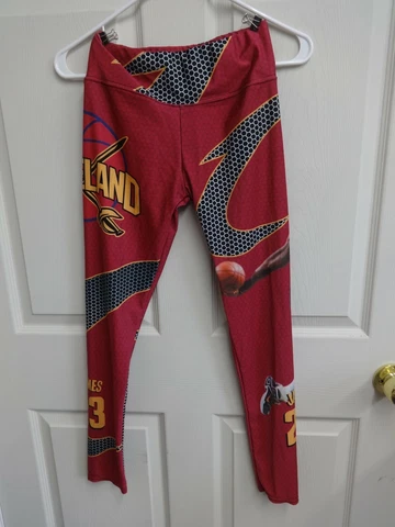Vintage Cleveland Cavaliers LeBron James # 23 Yoga Pants Women Large Cover