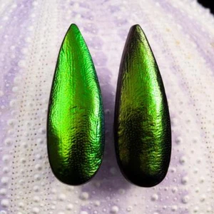 Drop Earring Pair Handmade Green Jewel Beetle Wings & Mother-of-Pearl 1.90g - Picture 1 of 13