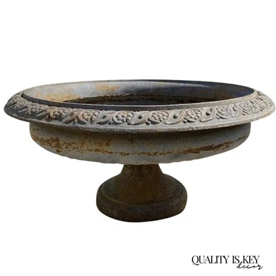 Jardinera de exterior redonda de 34" de hierro fundido estilo francés vintage baja y ancha Foto 1 de 4