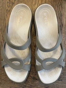CROCS MELEEN Womens Taupe Open Toe Sandal Slides Twisted Straps Size 9 - Picture 1 of 7