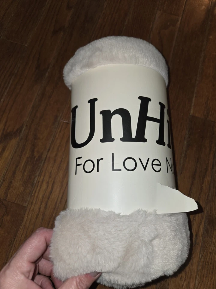 UnHide for Love Not мех 50x60 дюймов - Изображение 1 из 4