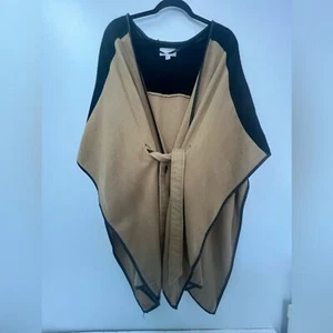 14th & Union Damen Cape Jacke, Kunstlederbesatz One Size - Bild 1 von 11