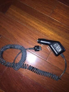 CHARGEUR VOITURE MOTOROLA SYN42410 - Photo 1 sur 3