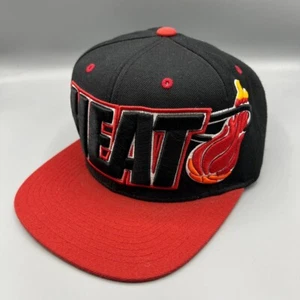 Miami Heat Mütze Herren schwarz rot Mitchell & Ness NBA Snap Back Cap - Bild 1 von 9