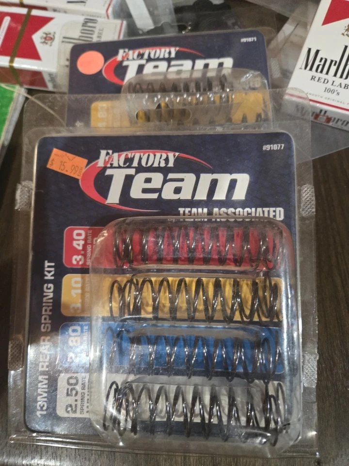 Kit de mola traseira Team Associated 91077 13mm equipe de fábrica - Imagem 1 de 1