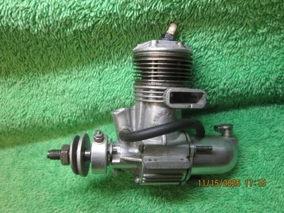 TORPEDO SPECIAL ANTIQUE MODEL AIRPLANE AIRCRAFT IGNITION ENGINE DUAL EXHAUST - Image 1 of 4