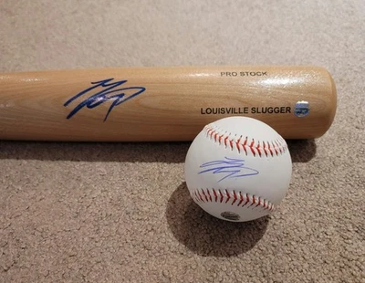 Shohei Ohtani Signed Autographed Bat & Baseball with Hologram COA - Image 1 of 4