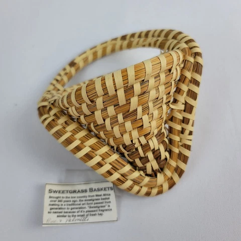 Vintage Gullah Sweet Grass Basket Wall Pocket/Planter Estate Find Cover