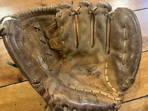 Wilson Gaylord Perry Baseball Glove Mitt Vintage RIGHT HANDED A2241 - Picture 1 of 7