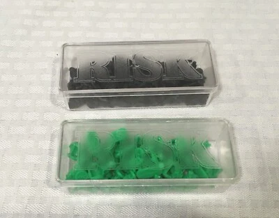 ЛОТ ИЗ 2 РИСКОВ НАСТОЛЬНОЙ ИГРЫ ЗАМЕНЫ АРМИИ В ПЛАСТИКОВЫХ ЧЕХЛАХ / ЗЕЛЕНЫЙ И ЧЕРНЫЙ - Изображение 1 из 4