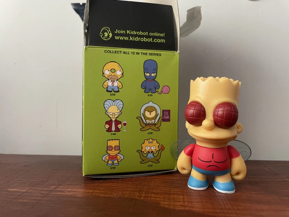 Kidrobot The Simpsons Treehouse of Horror - Bart as The Fly 乙烯基人偶和盒子  — 第 1/3 张图片