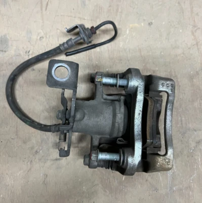 Calipe de freno trasero izquierdo Hyundai Ioniq 2017-22 OEM Foto 1 de 4