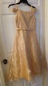 Jessica McClintock Girls Champagne Pageant Dress. Off Shoulder.  Lined.  Size 12 - Picture 1 of 16