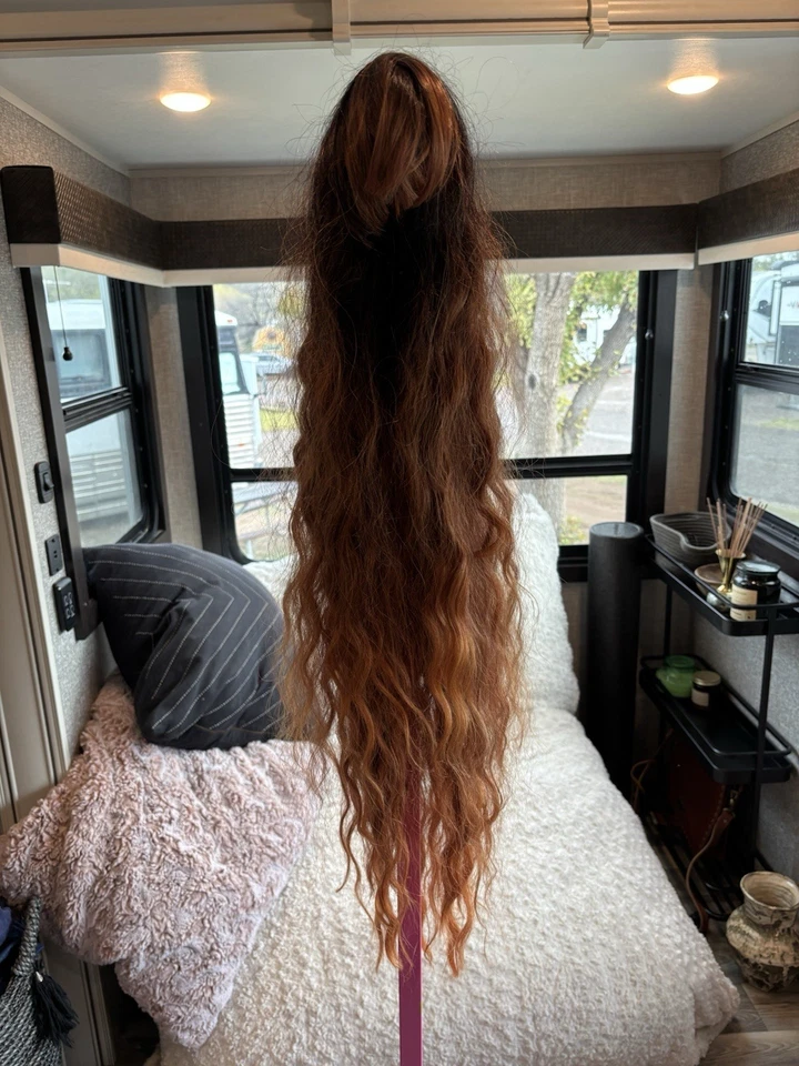 Peluca larga Destiny By Beauty Elements Ombré (cabeza roja) Foto 1 de 4