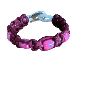 Paracord Armband Handarbeit mit Karabinerverschluss und Perlen weiß und weinrot Co - Bild 1 von 4