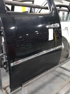 2014 Chevrolet Suburban 1500 Left Door Black OEM Used 166K Miles - Imagem 1 de 4